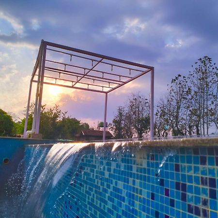 Wow Stayz2 Pachmarhi Foothill Cottages Exteriör bild