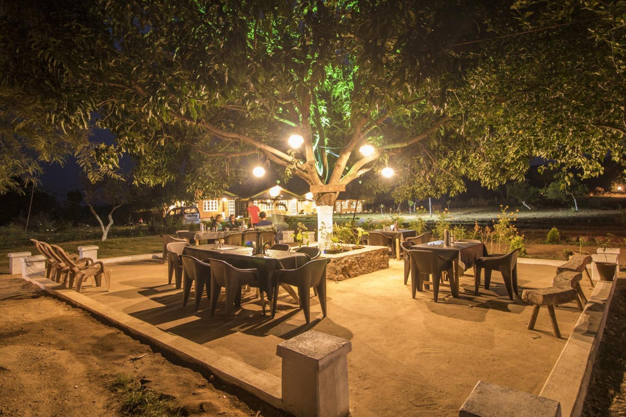 Wow Stayz2 Pachmarhi Foothill Cottages Exteriör bild
