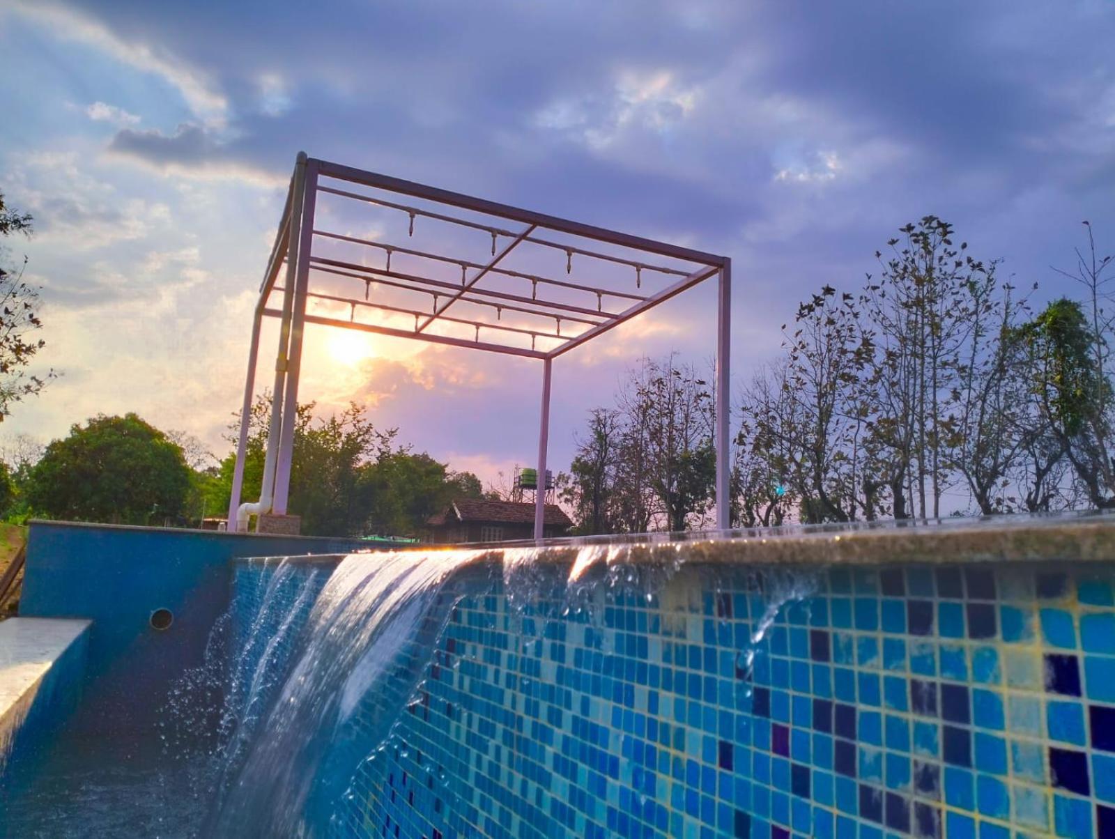 Wow Stayz2 Pachmarhi Foothill Cottages Exteriör bild