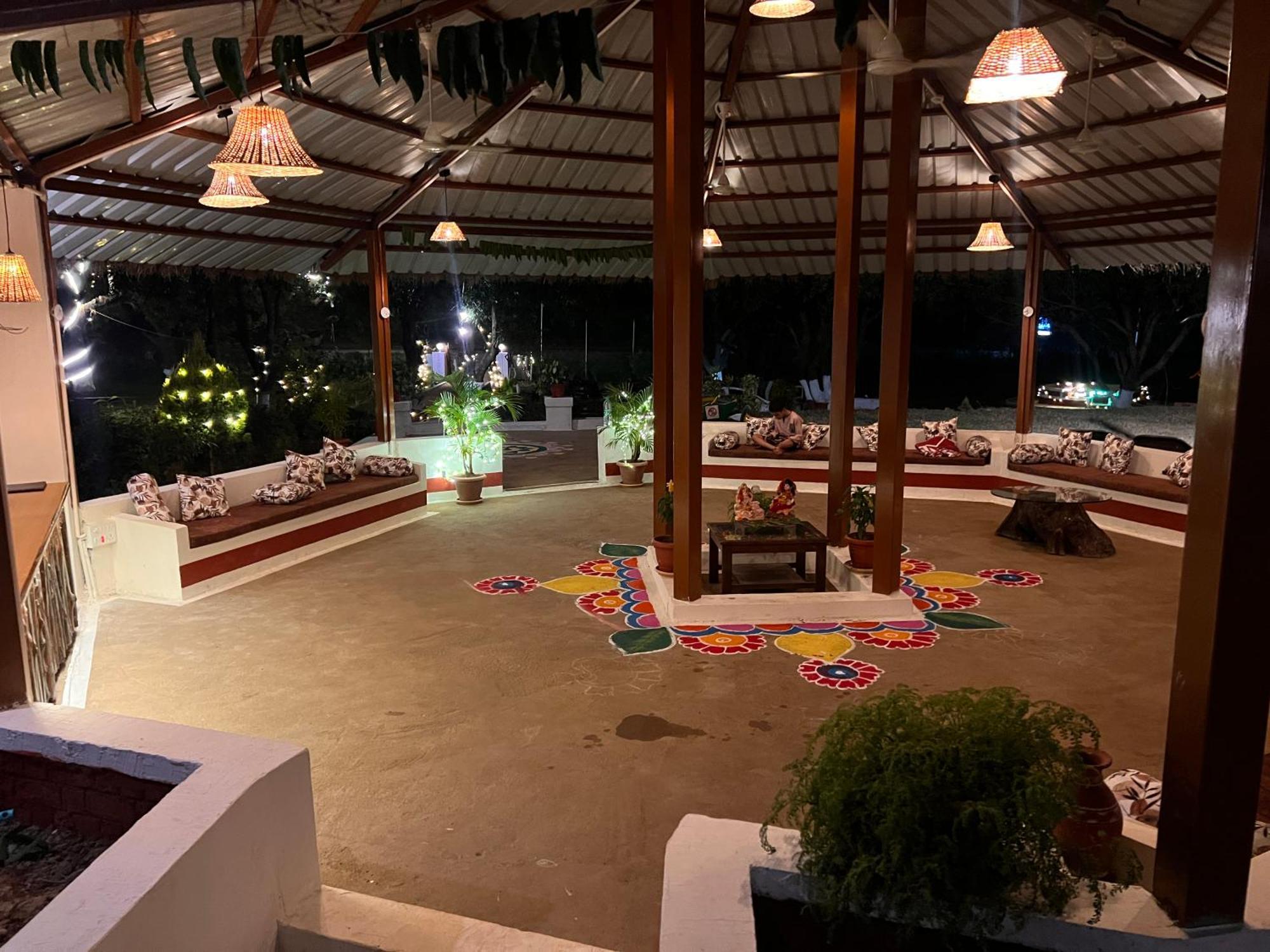 Wow Stayz2 Pachmarhi Foothill Cottages Exteriör bild