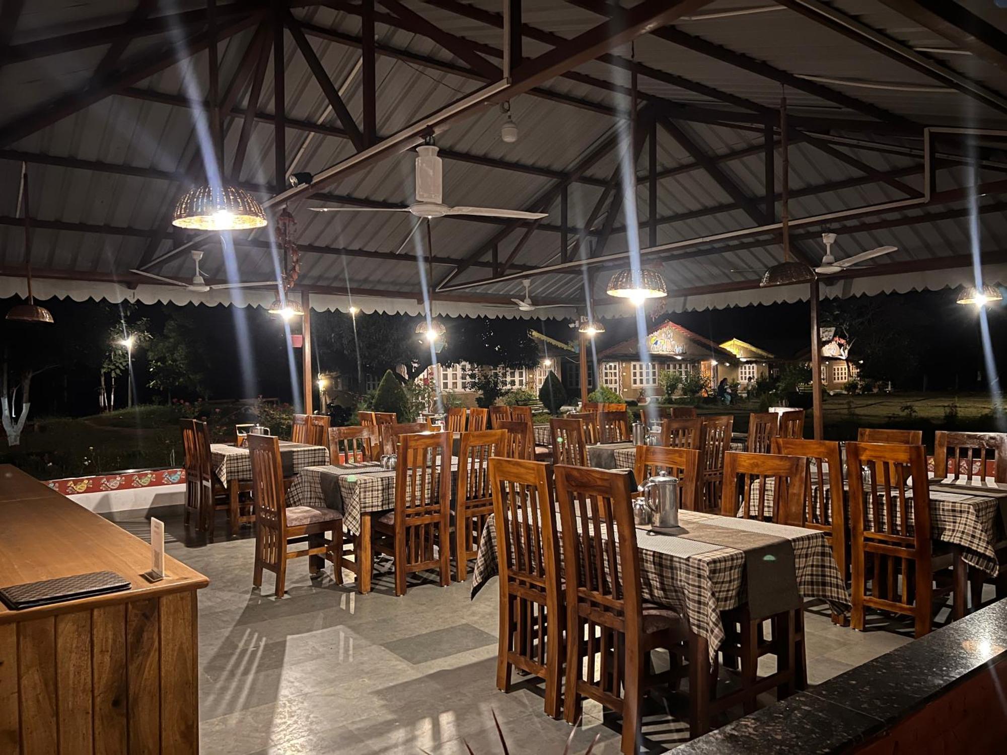Wow Stayz2 Pachmarhi Foothill Cottages Exteriör bild