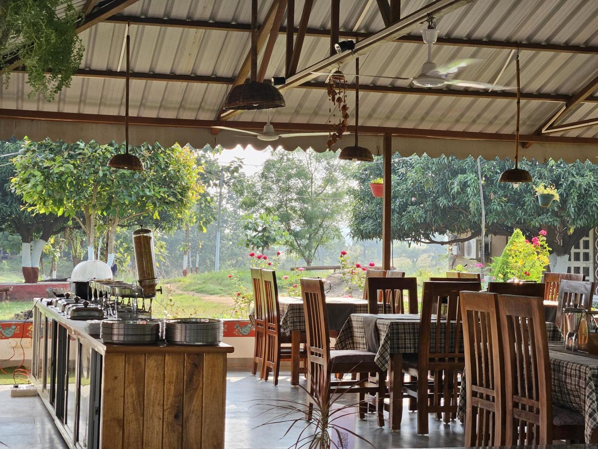 Wow Stayz2 Pachmarhi Foothill Cottages Exteriör bild