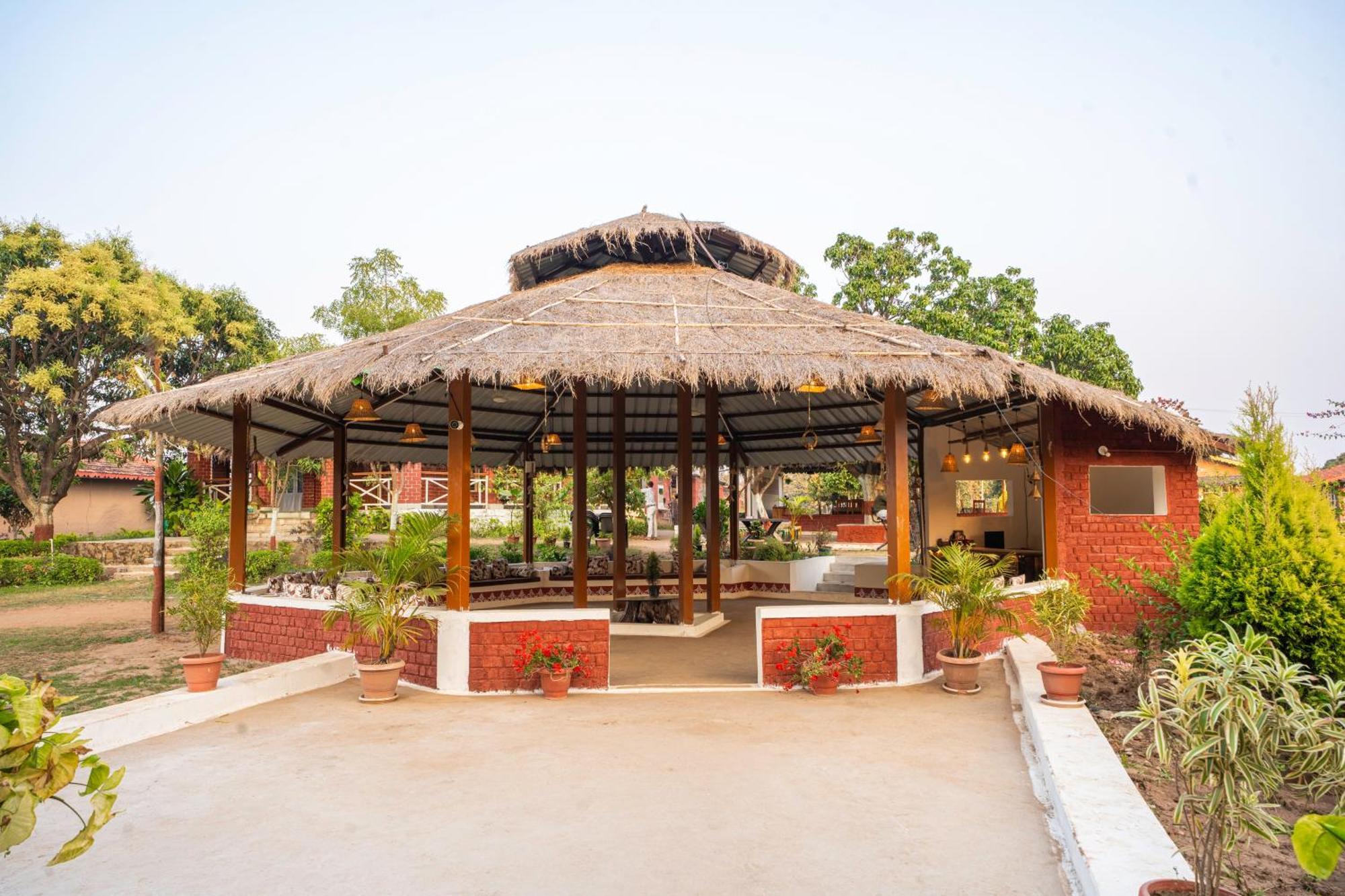 Wow Stayz2 Pachmarhi Foothill Cottages Exteriör bild