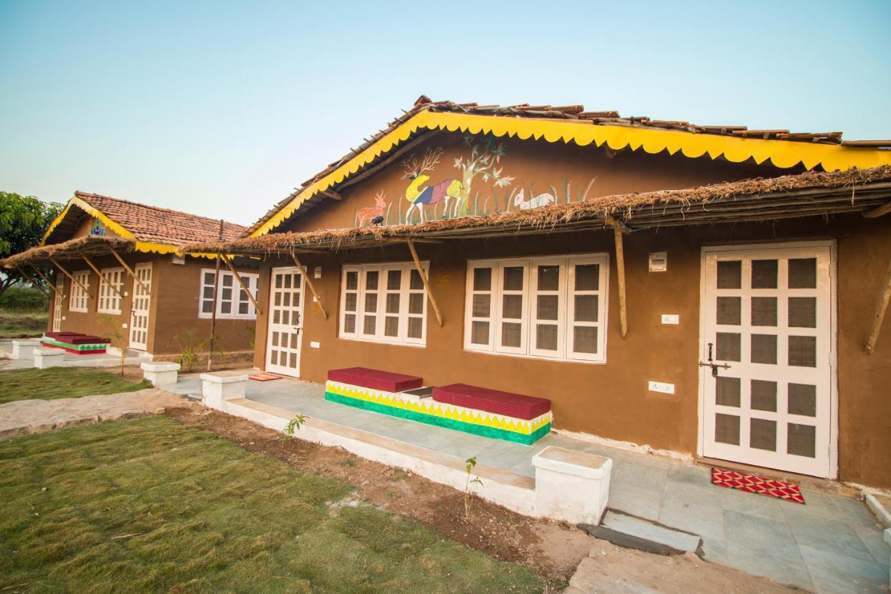 Wow Stayz2 Pachmarhi Foothill Cottages Exteriör bild